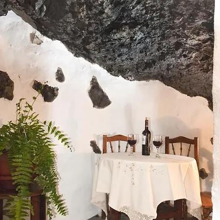 Rural House With Natural Cave Icod De Los Vinos